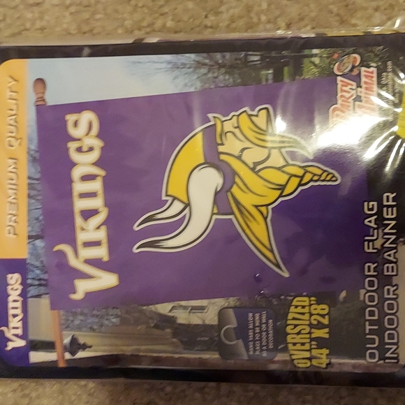 NIP 2-sided Oversized NFL Minnesota Vikings Flag - Picture 3 of 3